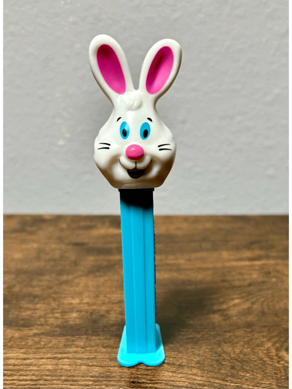 Vintage Easter Bunny White Rabbit PEZ Dispenser 5.984.285 china